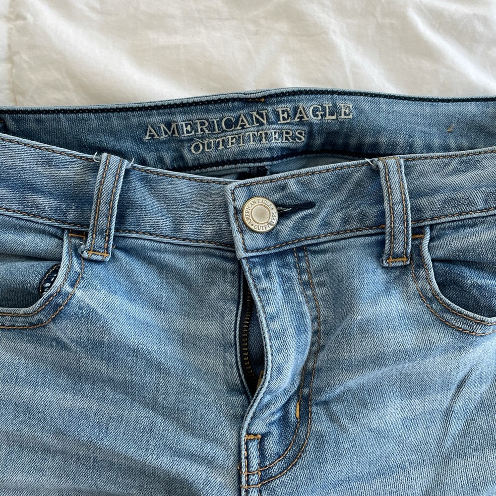 American eagle light wash jeans